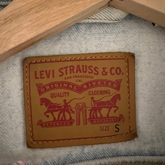 Levi’s light wash denim jacket Size S - Picture 2 of 3